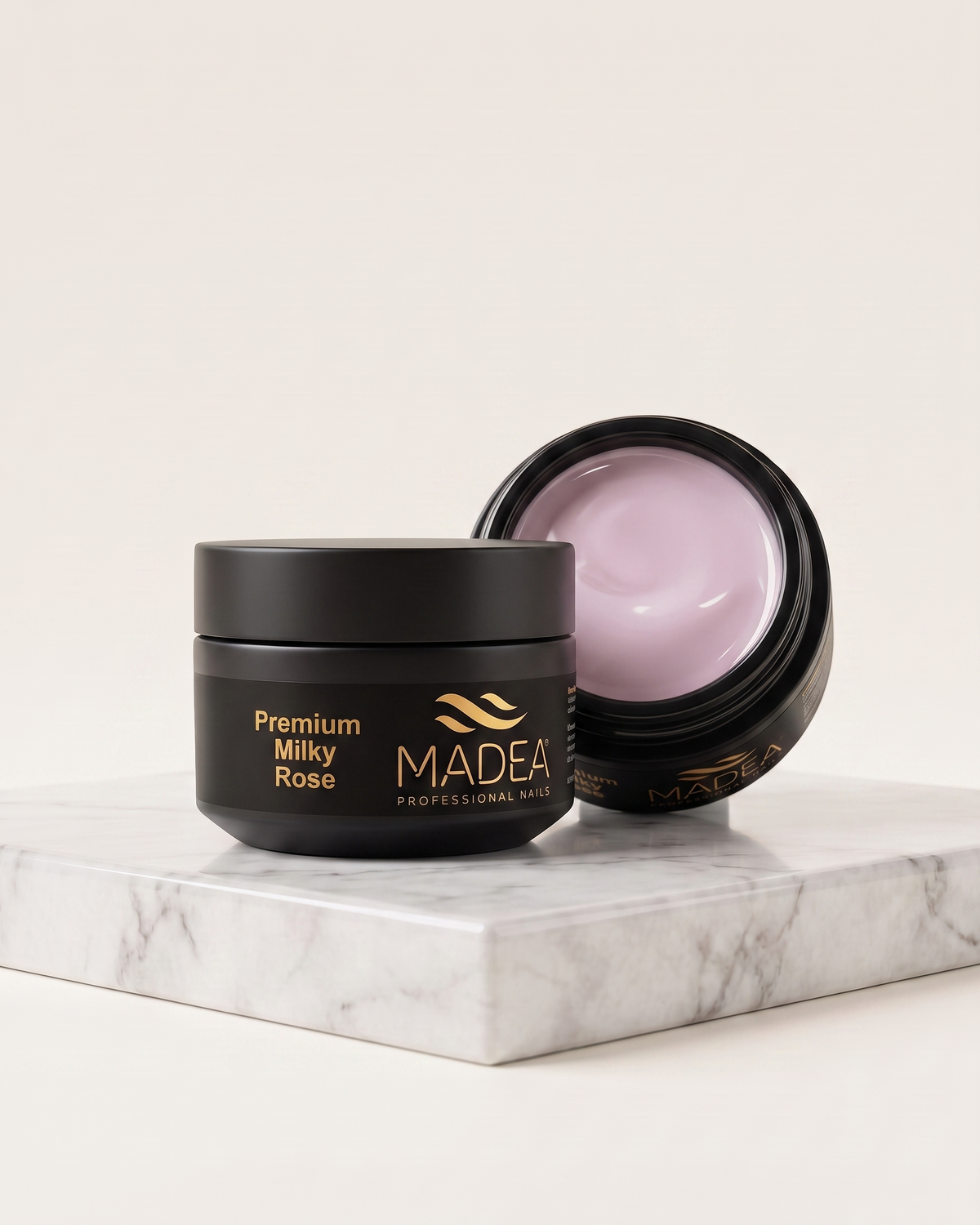 Gel costruttore Premium Milky Rose Madea da 15 ml, tonalità bianco leggermente rosato, autolivellante a densità medio/alta
