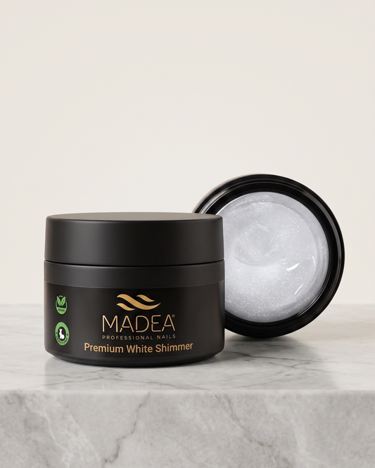 Gel costruttore Premium White Shimmer Madea da 50 ml, tonalità bianca con riflessi shimmer, autolivellante a densità medio/alta
