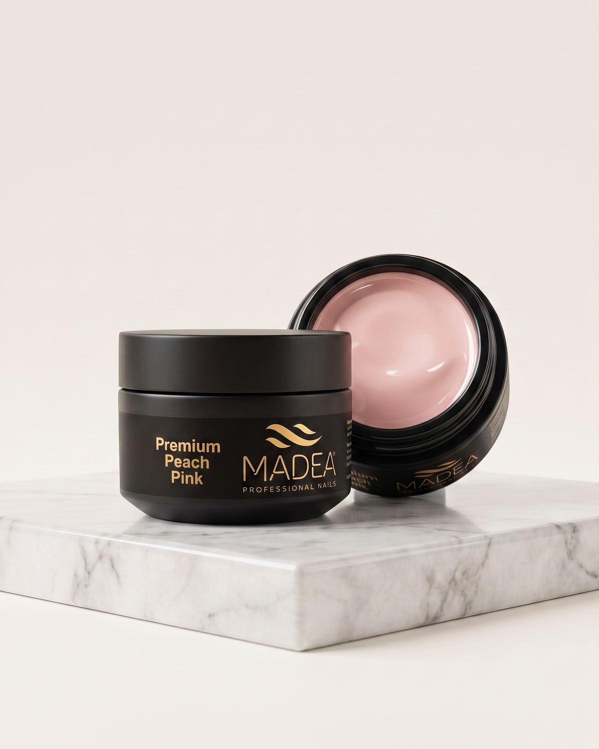 Gel costruttore Premium Peach Pink Madea da 15 ml, tonalità nude color crema, autolivellante a densità medio/alta